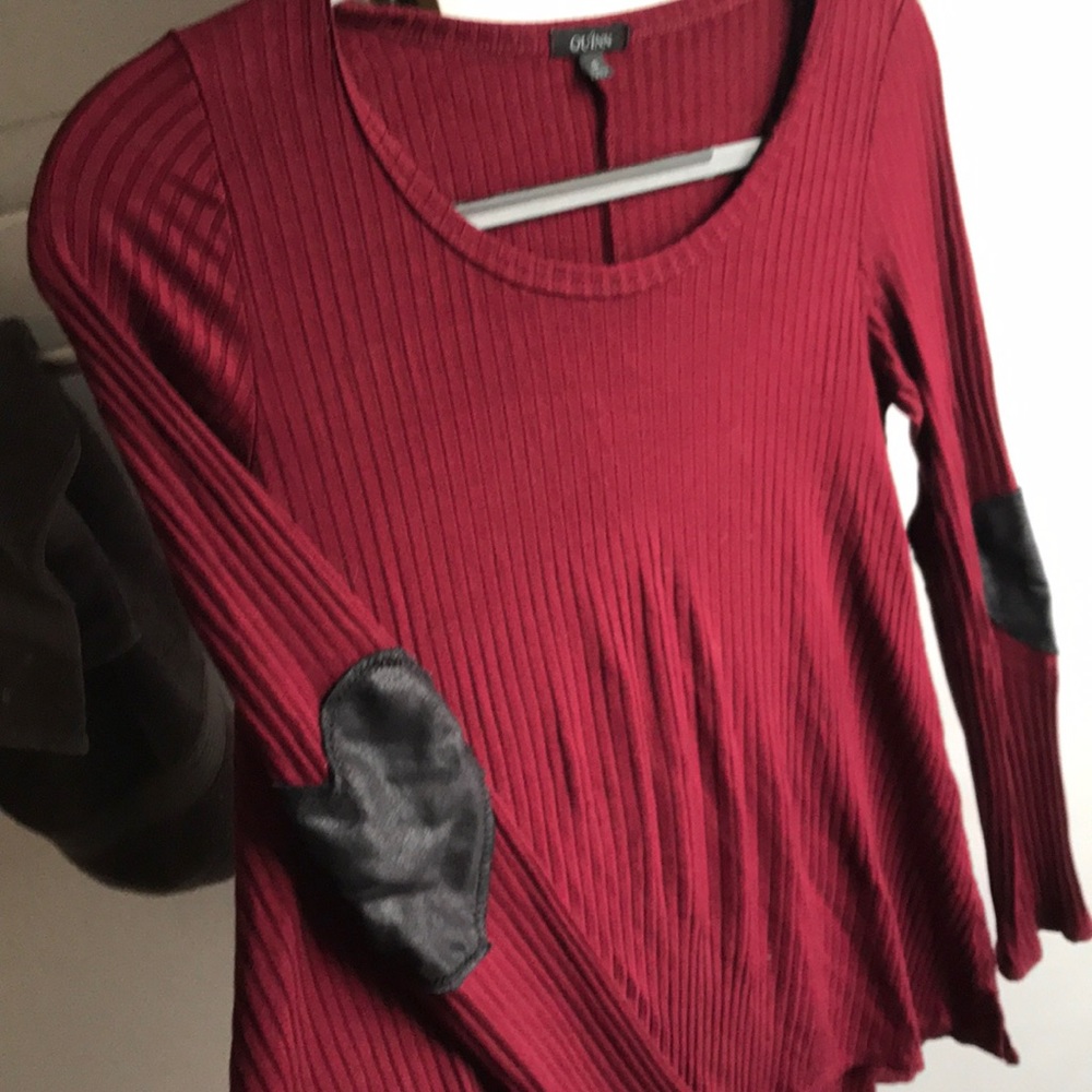 Heart sleeve burgundy top